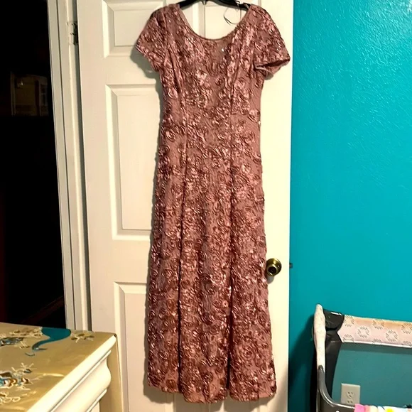 Alex Evenings | Dresses | Rose Gold Mother Of The Groom Dress | Poshmark Alex Evenings | Dresses | Rose Gold Mother Of The Groom Dress | Poshmark